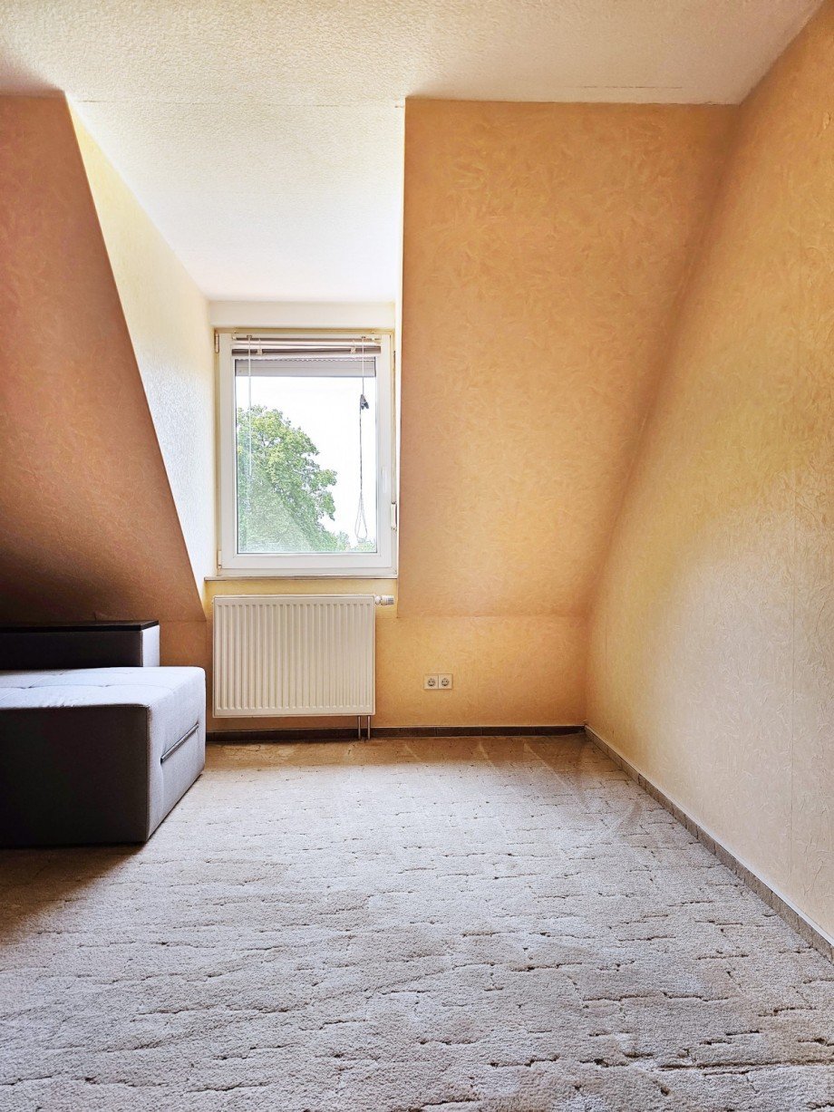 Zimmer OG Doppelhaush�lfte Aken