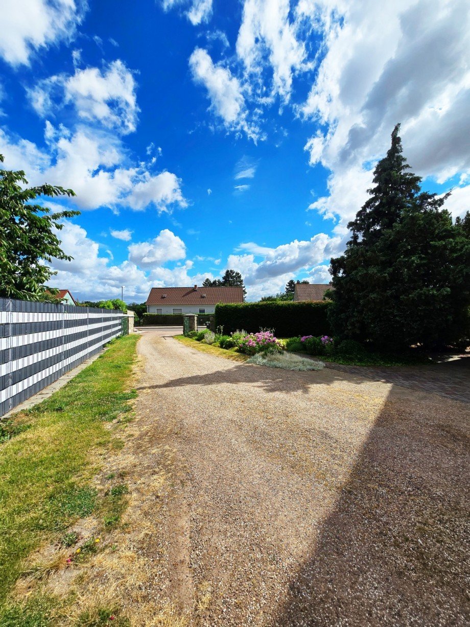 Hofeinfahrt Einfamilienhaus Osternienburger Land