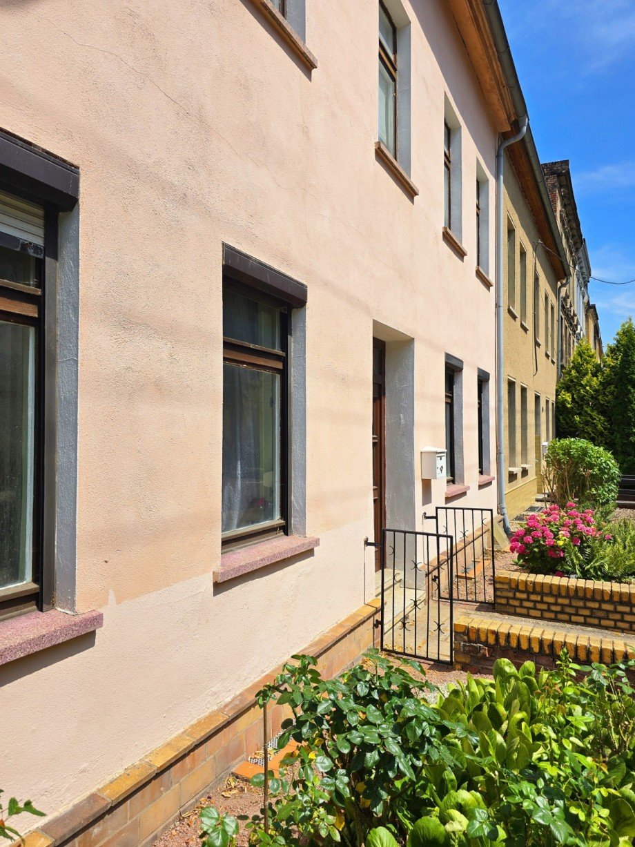Vorgarten Reihenmittelhaus K�then (Anhalt)