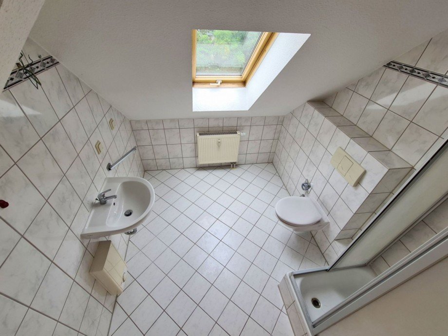 Badezimmer - DG Wohnung 115a Mehrfamilienhaus K�then (Anhalt)