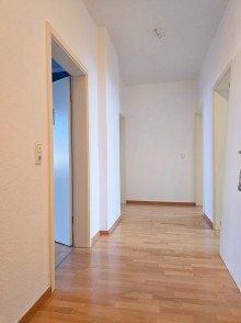 Wohnung DG links Investoren aufgepasst: Lukratives Wohn- und Gesch�ftshaus