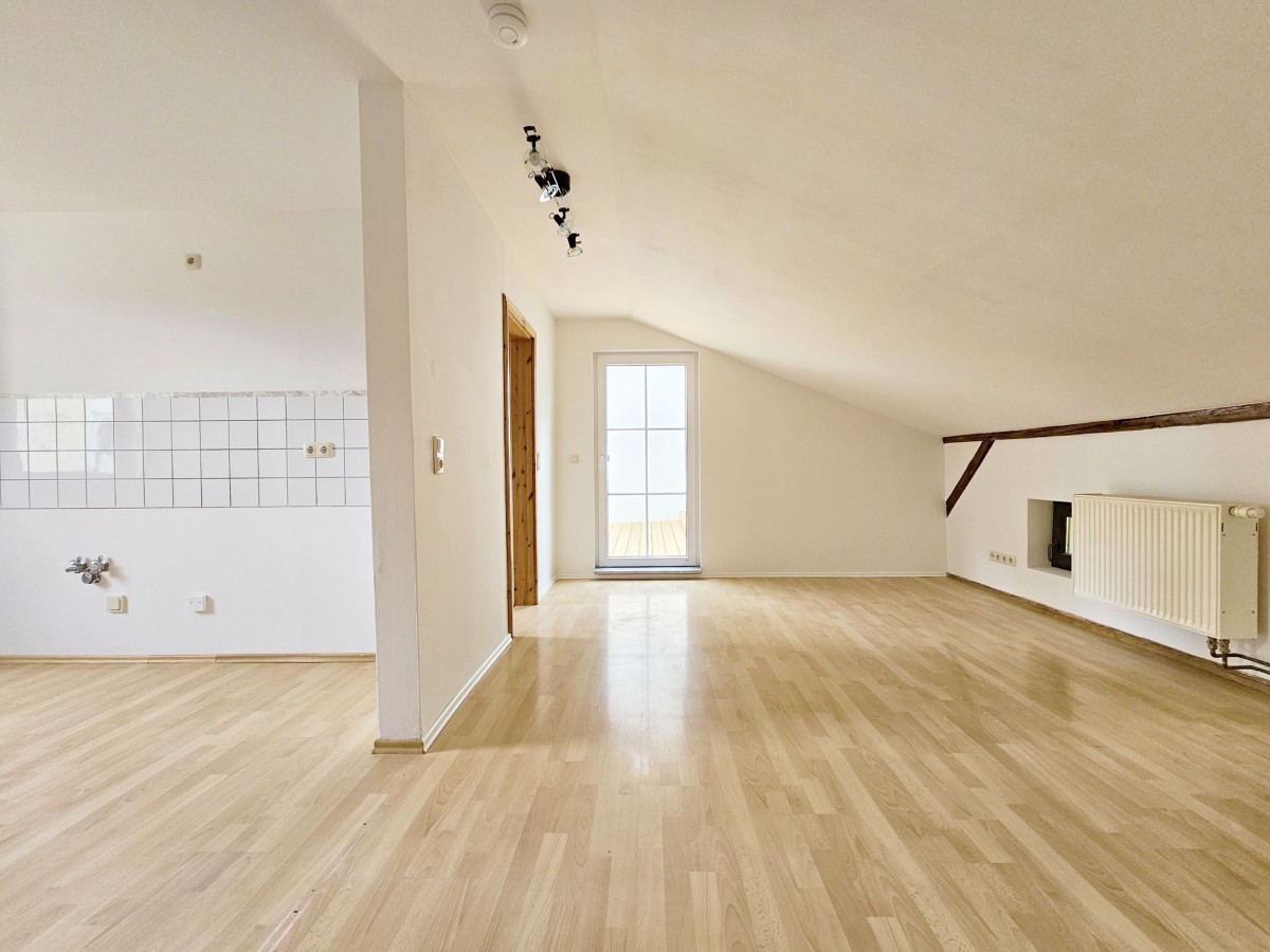 Eine Terrasse und 1,5 individuelle Zimmer warten auf Sie! - Foto 2