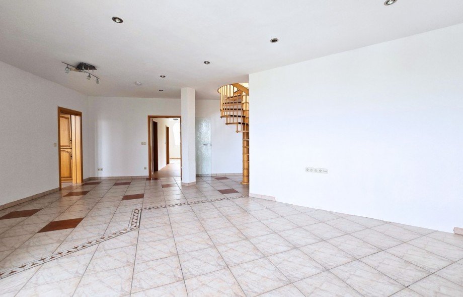 Wohnzimmer Maisonettewohnung K�then (Anhalt)