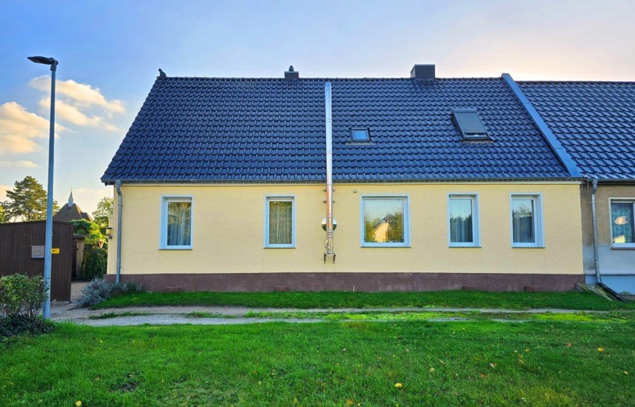 Ansicht Stra�e Doppelhaush�lfte Gro� Rosenburg