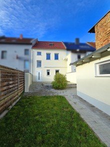 Haus Gartenseite Erstbezug nach Sanierung in Aken - Modernes Reihenhaus mit 5 Zimmern & Garten