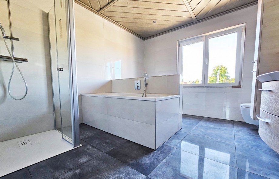 Badezimmer Etagenwohnung K�then (Anhalt)