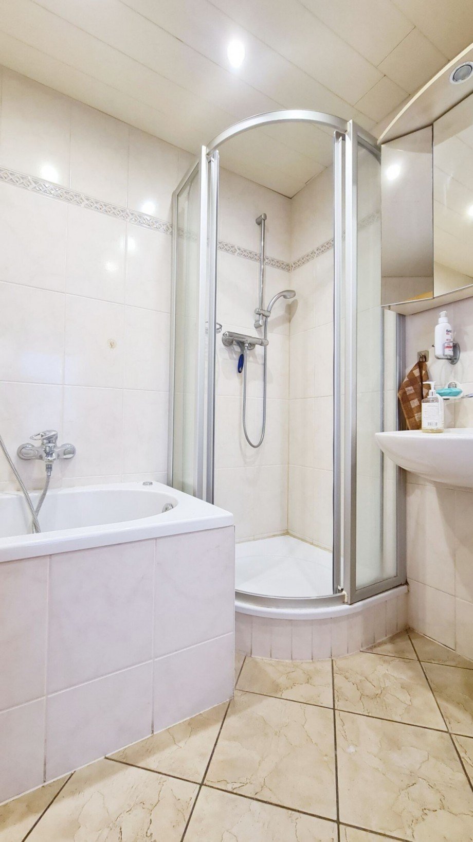 Wohnung 2 - Bad Mehrfamilienhaus K�then (Anhalt)
