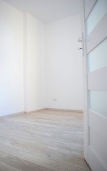 Zimmer Schickes Wohnen mit Balkon!