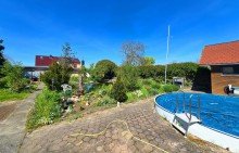 Garten mit Pool Land Poesie - Zwischen Gemeinschaft, Garten und neuen Ideen
