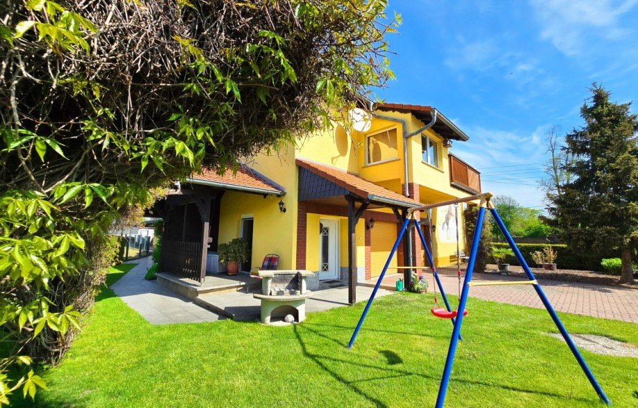 Wohnhaus Zweifamilienhaus Rohndorf-Glauzig