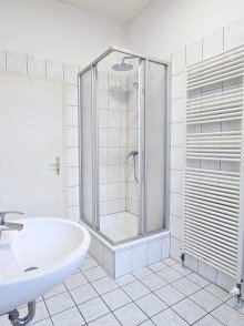Badezimmer Frisch renoviert! 1-Zimmer-Wohnung mit Einbauk�che