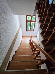 Treppenhaus Frisch renoviert! 1-Zimmer-Wohnung mit Einbauk�che