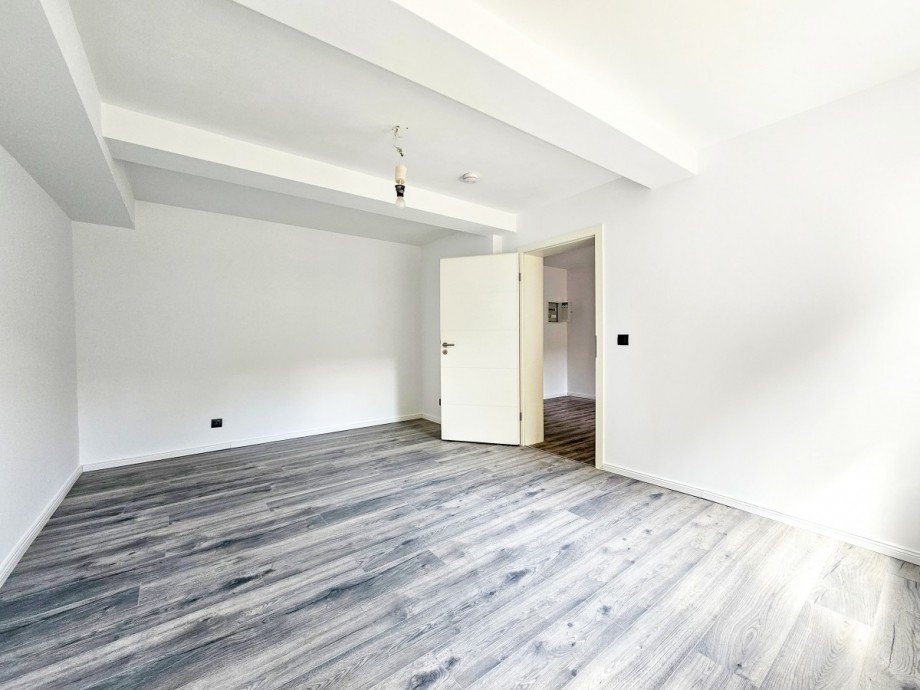 Wohnzimmer Souterrainwohnung K�then (Anhalt)
