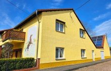 Wohnhaus  Gro�es Gelbes Gl�ck  - Mehr Raum, mehr M�glichkeiten, mehr Gl�ck f�r Ihre Familie