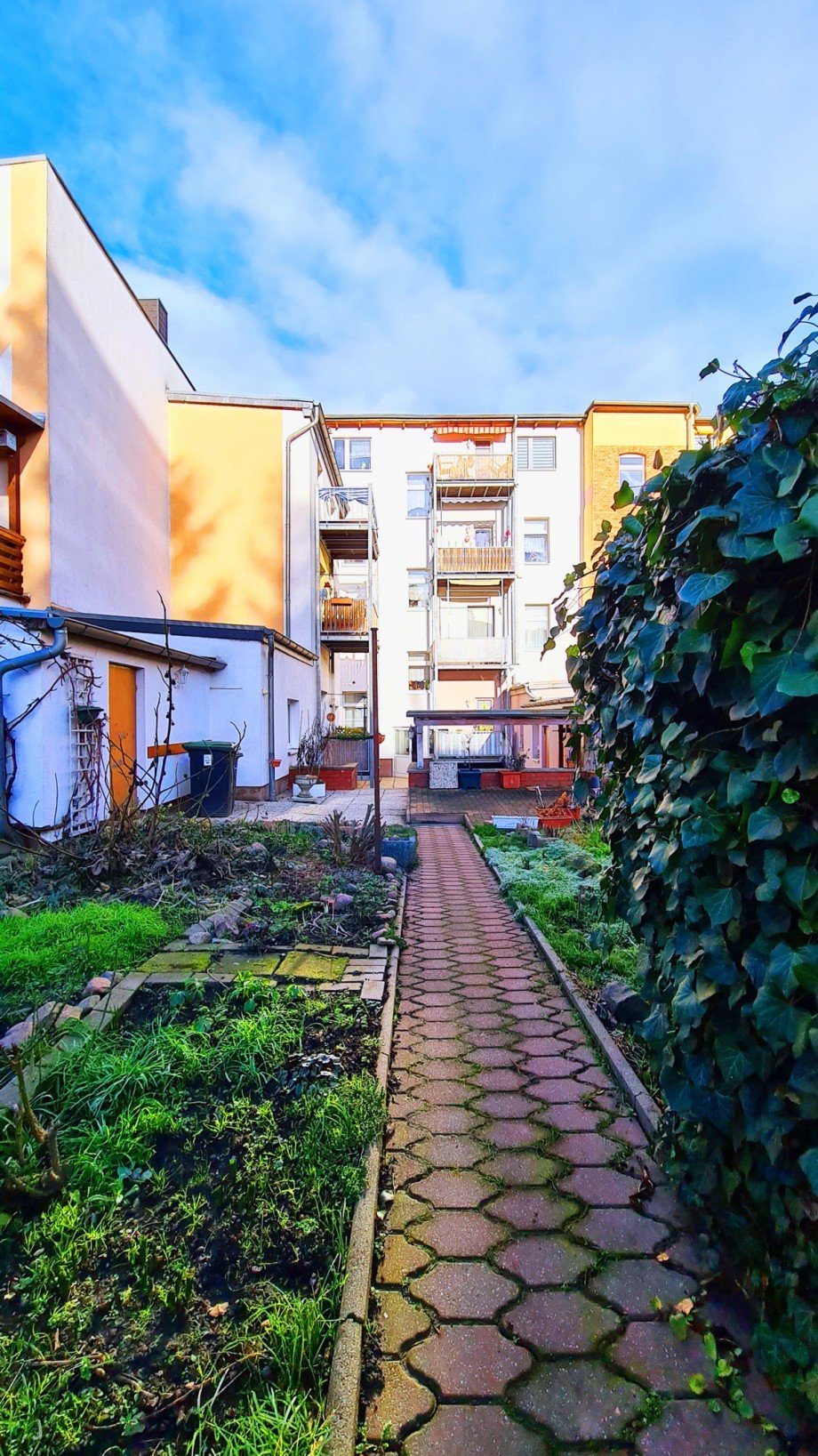 Au�enansicht Hinten 2 Mehrfamilienhaus K�then (Anhalt)
