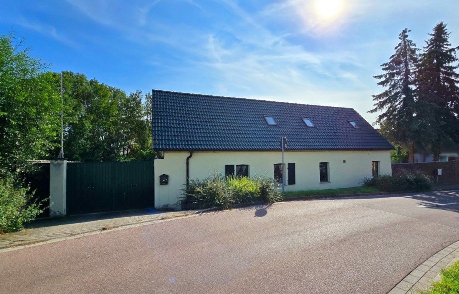 Stra�enansicht Einfamilienhaus Biendorf