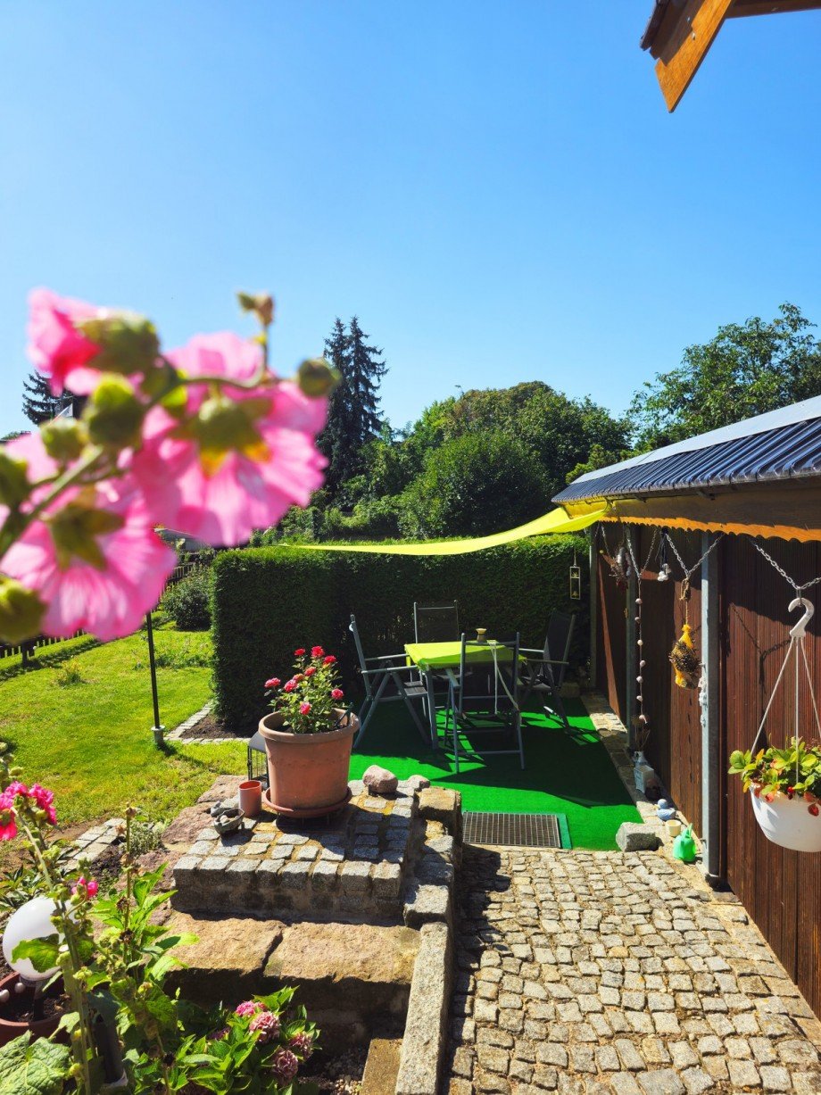 Sitzecke im Garten Reihenhaus Aken