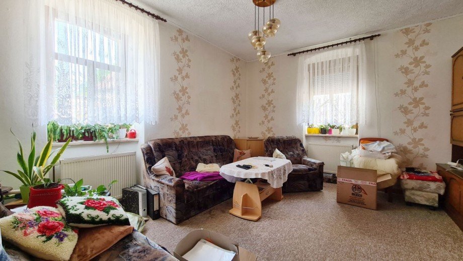 Wohnzimmer (unten)_2 Zweifamilienhaus G�rzig