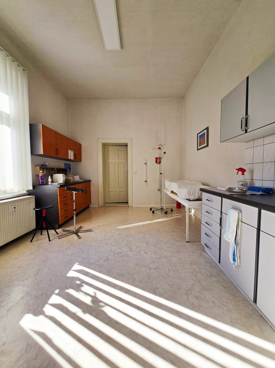 Gewerbe/Praxis EG Wohn- / Gesch�ftshaus K�then (Anhalt)