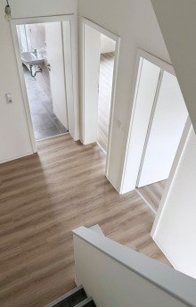 Treppenhaus Erstbezug nach Sanierung in Aken - Modernes Reihenhaus mit 5 Zimmern & Garten