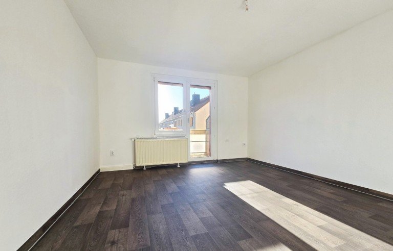 Wohnzimmer K�then (Anhalt) Dachgeschosswohnung Unglaublicher Preis f�r 4-Raumwohnung!