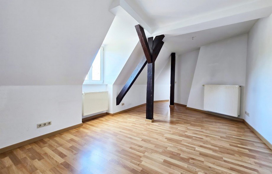 Zimmer Dachgeschosswohnung K�then (Anhalt)