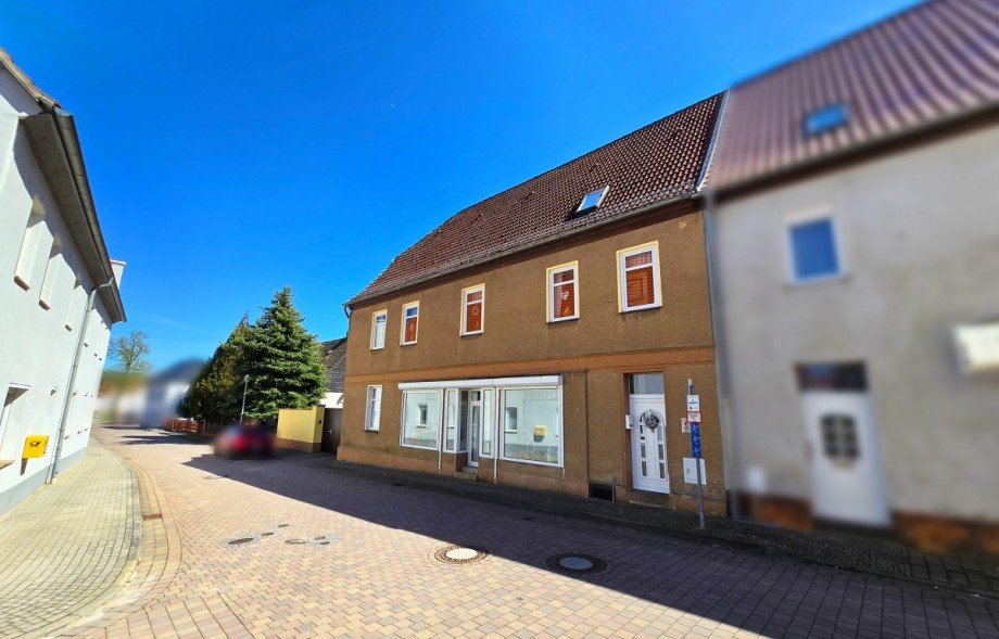 Wohn- und Gesch�ftshaus Haus Gr�bzig
