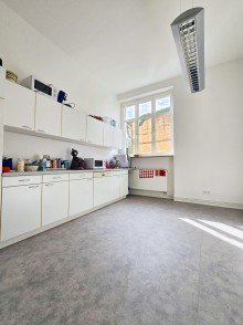 B�rok�che EG Investoren aufgepasst: Lukratives Wohn- und Gesch�ftshaus