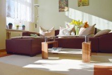 WE2 Wohnzimmer Kapitalanlage mit Zukunft - vollvermietetes Mehrfamilienhaus mit sieben Wohneinheiten