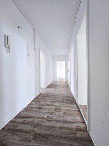 Wohnung 2. OG links Investoren aufgepasst: Lukratives Wohn- und Gesch�ftshaus