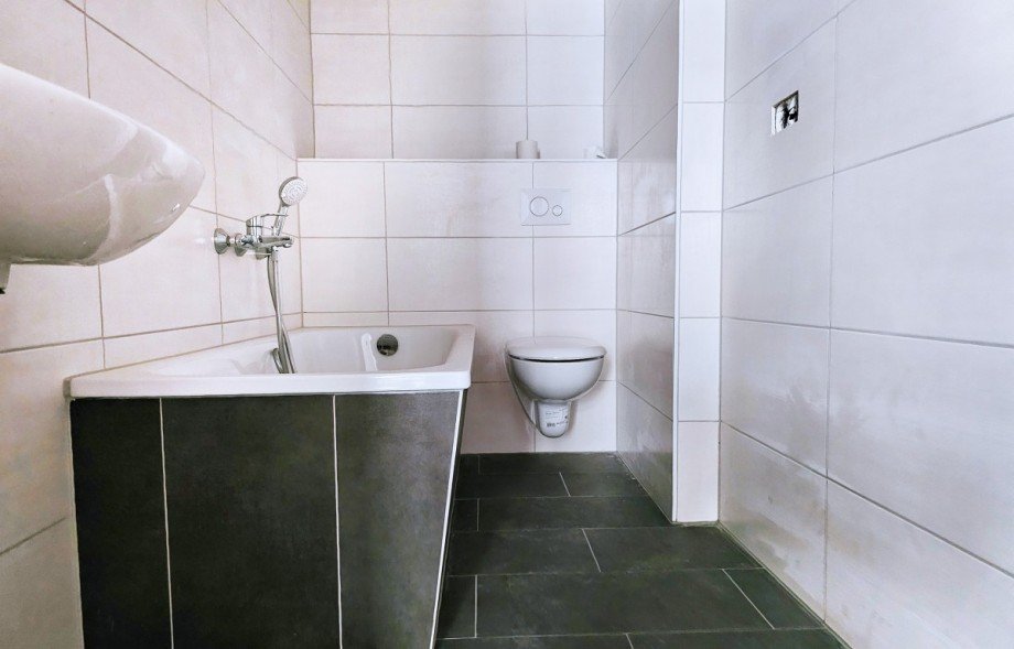 Badezimmer Etagenwohnung K�then (Anhalt)