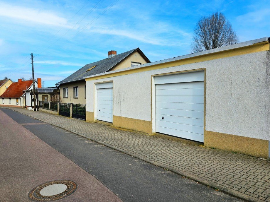 Ansicht Wohnhaus und Garage Einfamilienhaus G�rzig