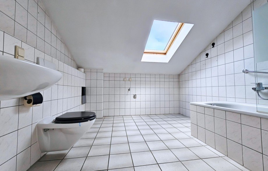 Badezimmer Dachgeschosswohnung K�then (Anhalt)