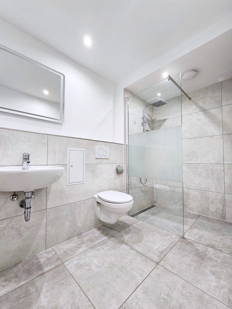 Badezimmer K�then (Anhalt) Souterrainwohnung Dieses Badezimmer wird Sie �berzeugen!