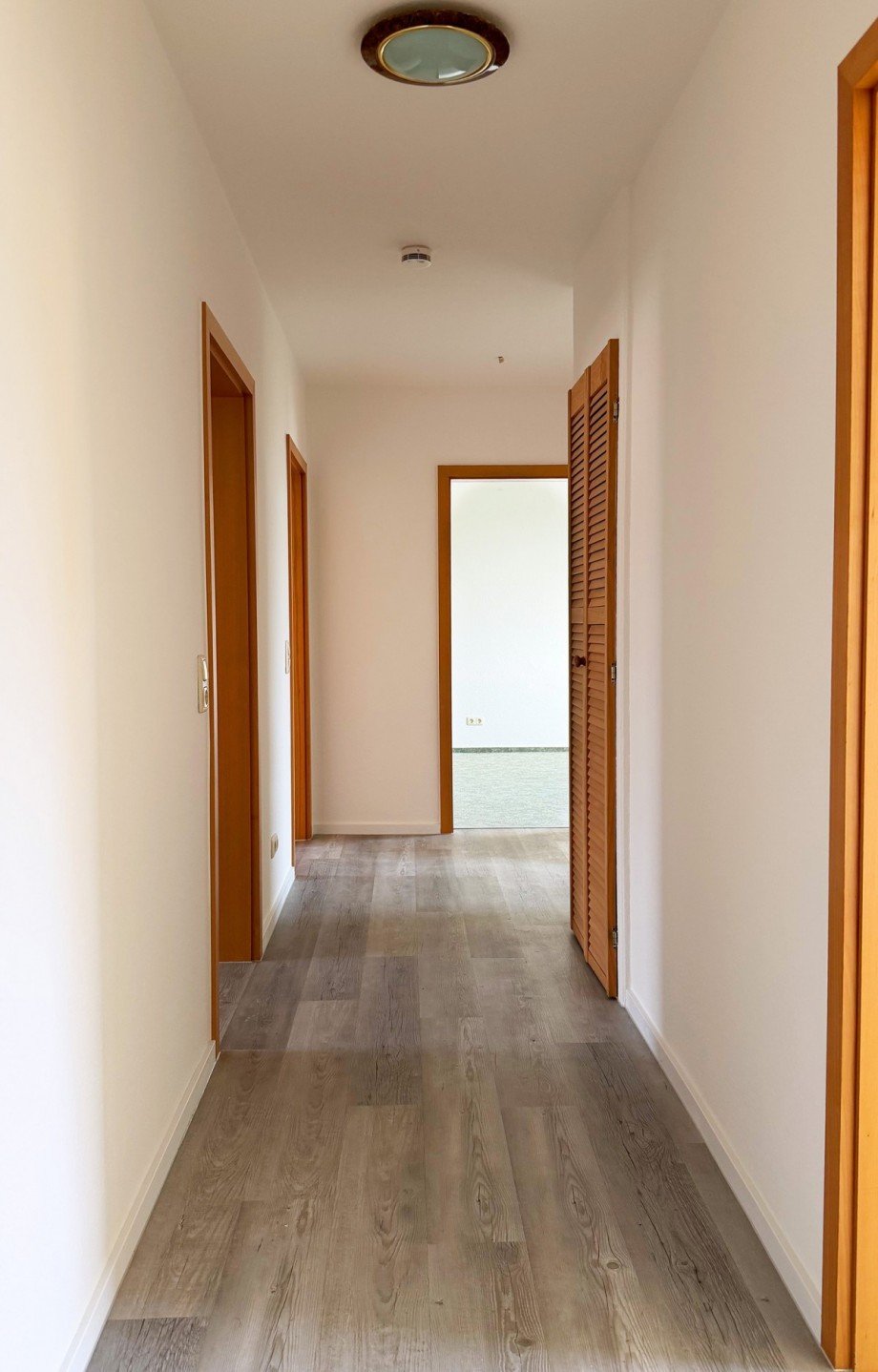 Flur Etagenwohnung Z�rbig
