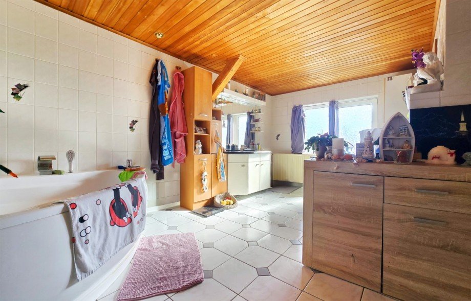 Badezimmer gro� Maisonettewohnung K�then (Anhalt)