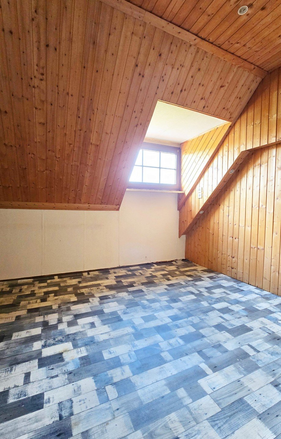 Zimmer-1-OG Reihenhaus K�then (Anhalt)