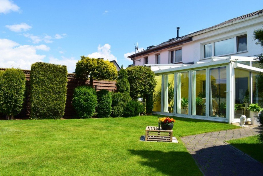 Gartenansicht Doppelhaush�lfte K�then