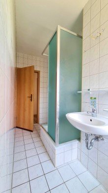 Badezimmer-15 Preiswertes Wohnungspaket f�r Kapitalanleger - 3 Einheiten, voll vermietet