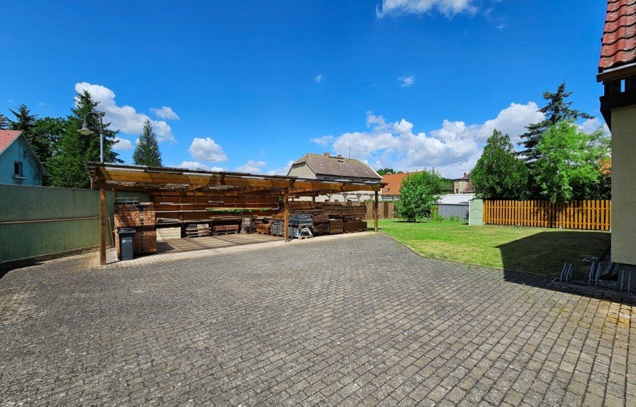 Ansicht - Carport, Hof u. Garten Einfamilienhaus Wettin-L�bej�n