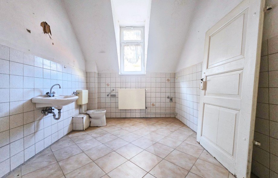 Bad OG Reihenmittelhaus K�then (Anhalt)