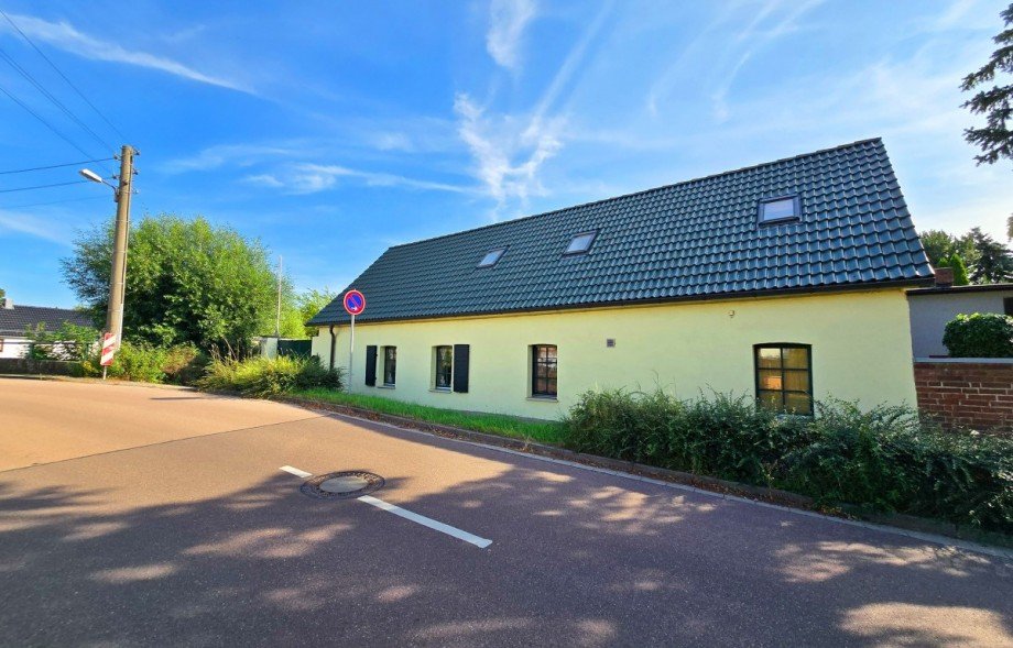 Stra�enansicht Einfamilienhaus Biendorf
