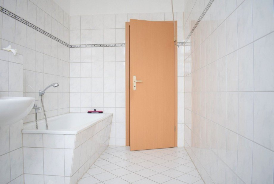 Badezimmer - 1.OG Wohnung 115a Mehrfamilienhaus K�then (Anhalt)