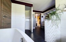 Badezimmer OG  Gro�es Gelbes Gl�ck  - Mehr Raum, mehr M�glichkeiten, mehr Gl�ck f�r Ihre Familie