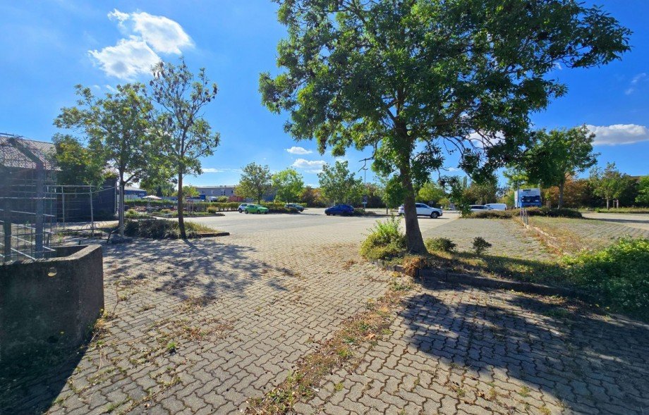 Kundenparkplatz Einzelhandel K�then (Anhalt)