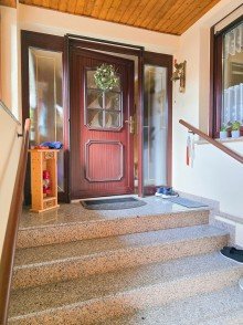 Hauseingang Freiraum sehen. Zuhause f�hlen. - Doppelhaush�lfte mit Garten, Balkon und Garage