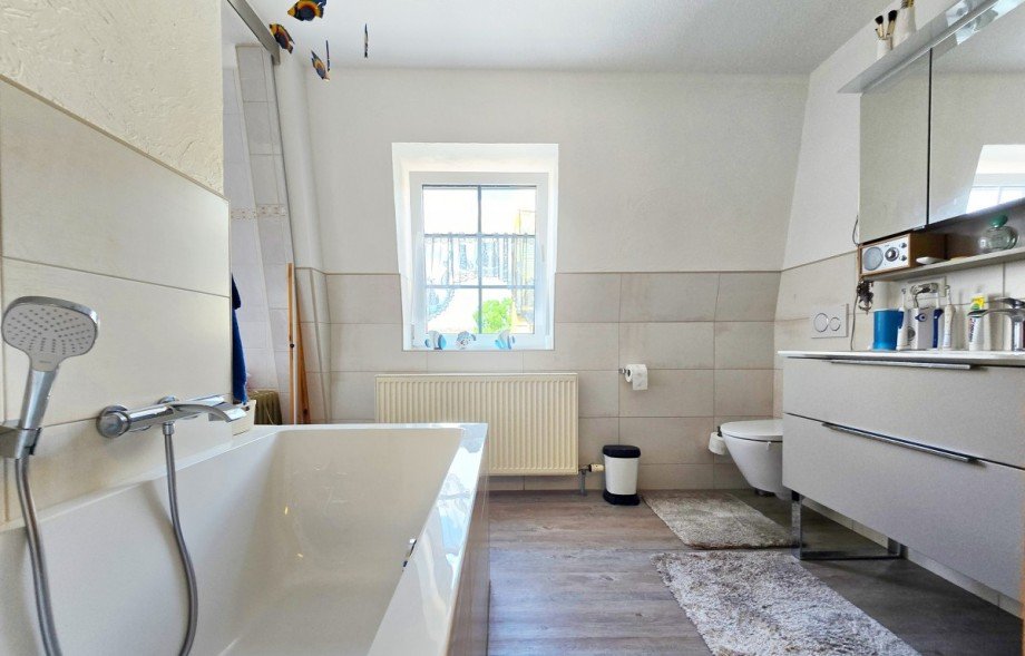 Badezimmer - Wohnung II Wohn- / Gesch�ftshaus Aken (Elbe)