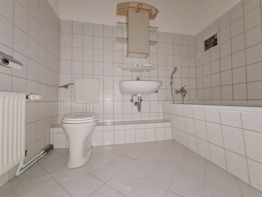 Bad Etagenwohnung K�then (Anhalt)