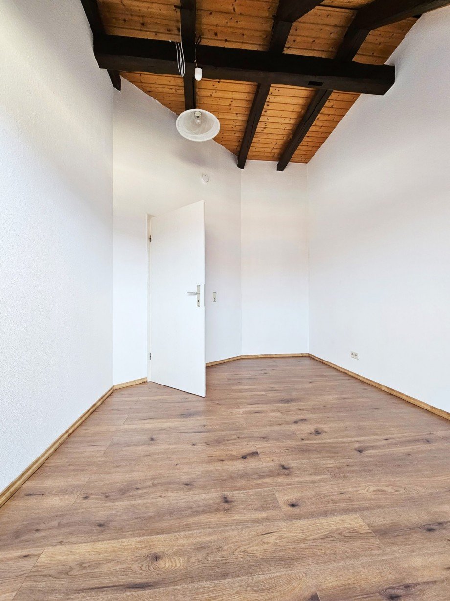 Zimmer 2-1 Dachgeschosswohnung K�then (Anhalt)