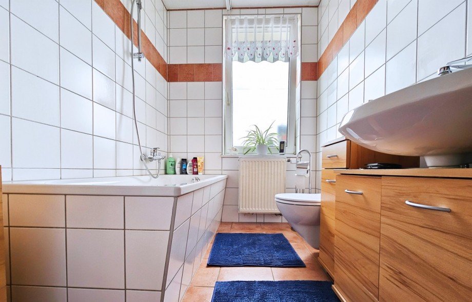 Badezimmer DG Mehrfamilienhaus K�then (Anhalt)